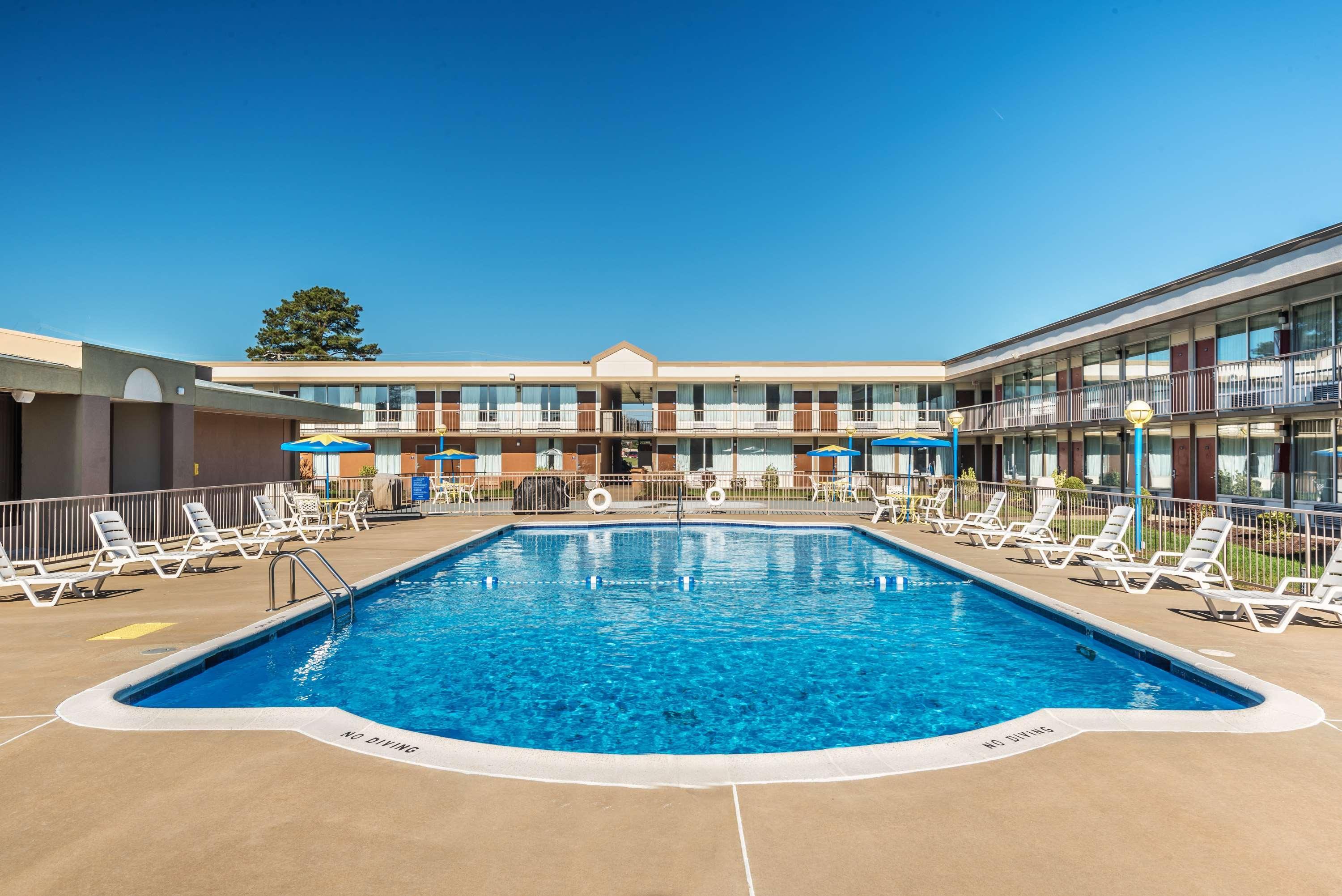 Days Inn By Wyndham South Hill Exterior foto